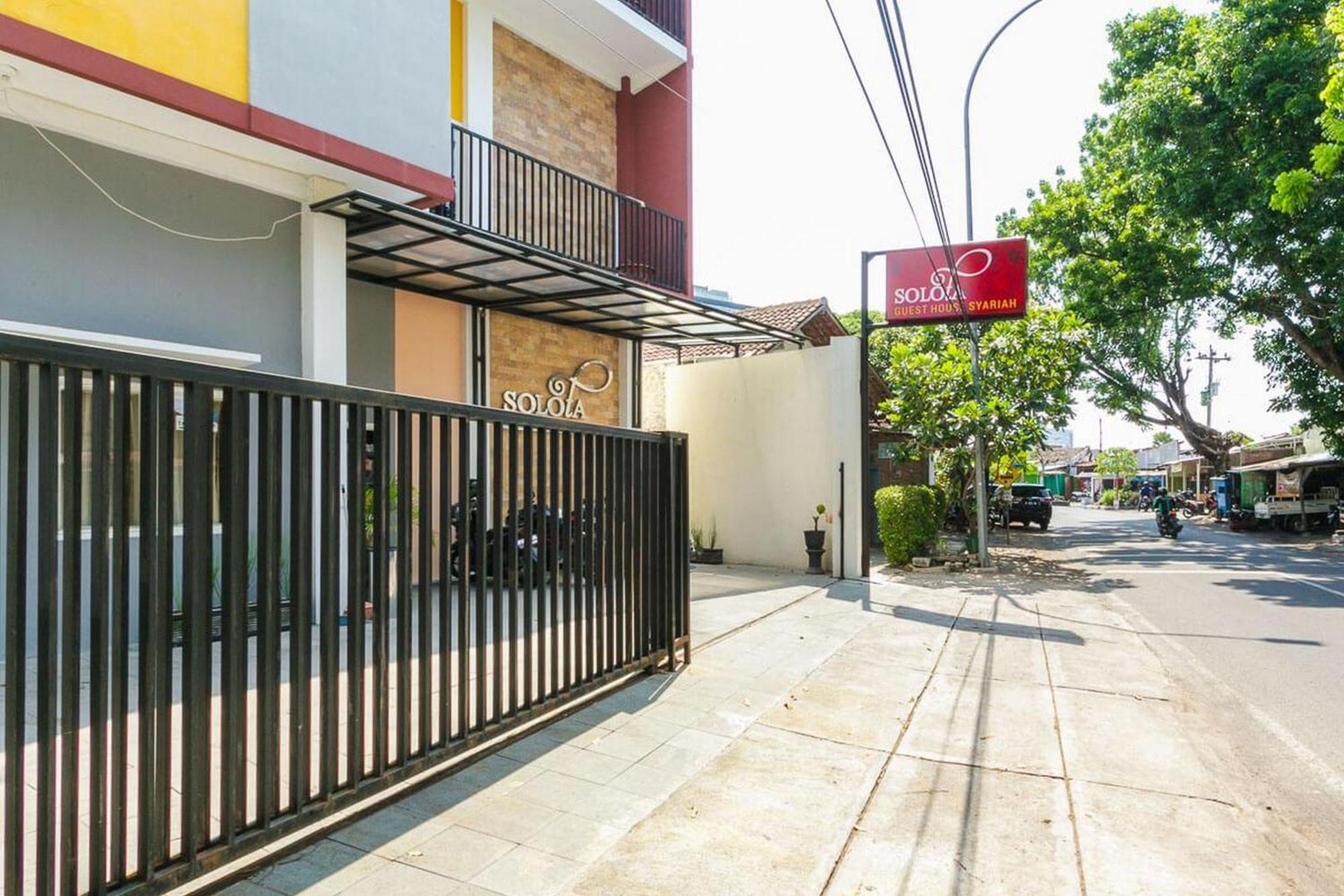Reddoorz Syariah Near Purwosari Train Station Hotel Solo Exterior foto