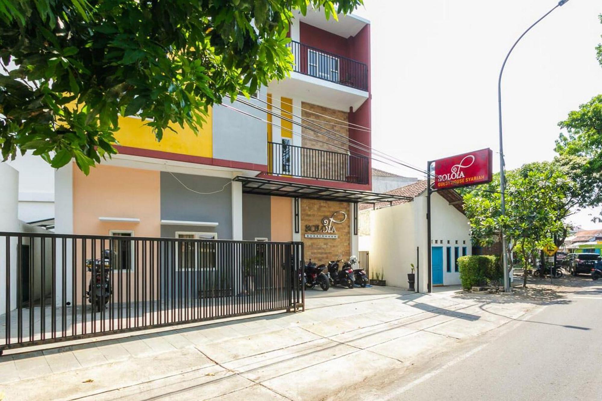 Reddoorz Syariah Near Purwosari Train Station Hotel Solo Exterior foto
